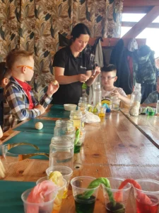 Warsztatownia Kulturka u stółka - Warsztaty zagadkowo – doświadczalne