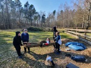 Warsztatownia Kulturka u stółka - Gra terenowa z zadaniami w budkach