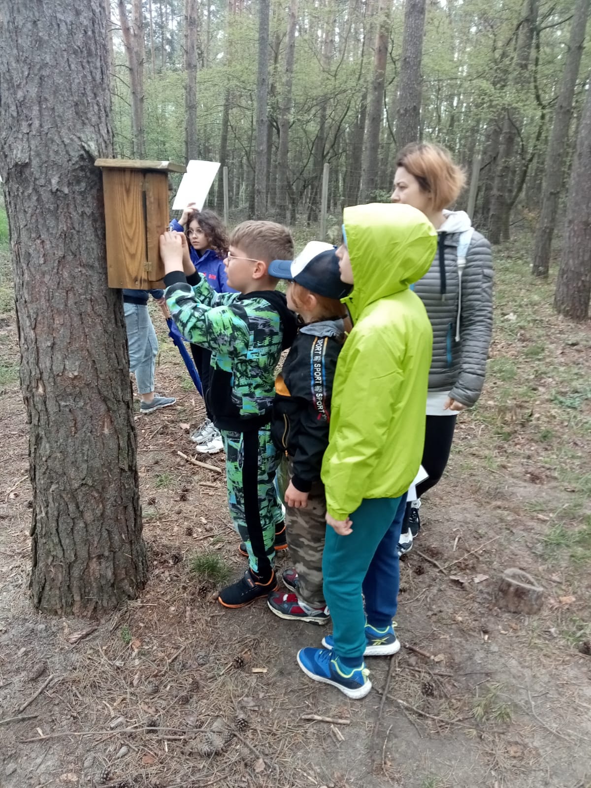 Warsztatownia Kulturka u stółka - Gra terenowa z zadaniami w budkach