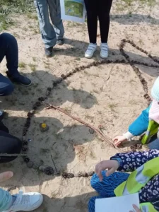 Warsztatownia Kulturka u stółka - Gra terenowa z zadaniami w budkach