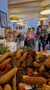 Warsztatownia Kulturka u stółka - Warsztaty tworzenia stroików świątecznych na stół