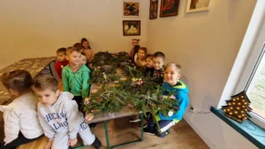 Warsztatownia Kulturka u stółka - Warsztaty tworzenia stroików świątecznych na stół